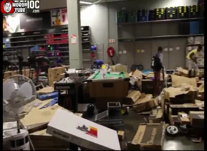 Video :Compilation of videos on the chaotic situation in South Africa